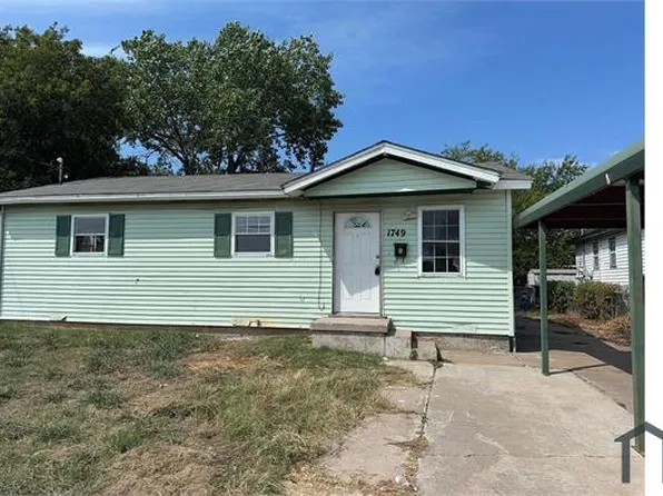 1749 SW 12th St, Lawton, OK 73501