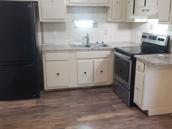 2nd image of 1523 Elaine Rd