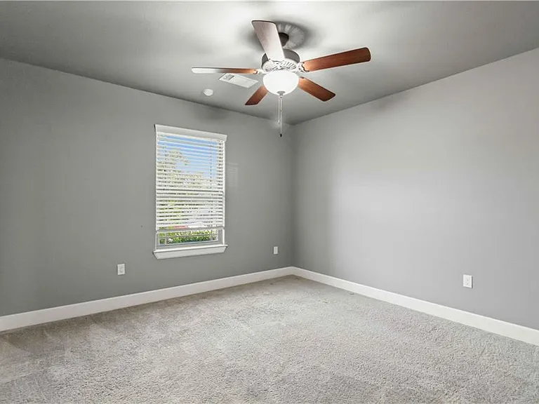 1340 Sweetbriar Cir — Photo 26