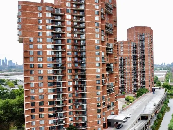 1740 Harmon Cove Tower image 1 of 22