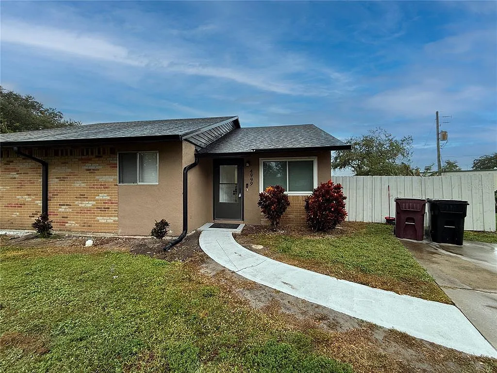 2 bed, 2.0 bath, 958 sqft, $1,700 — Photo 1