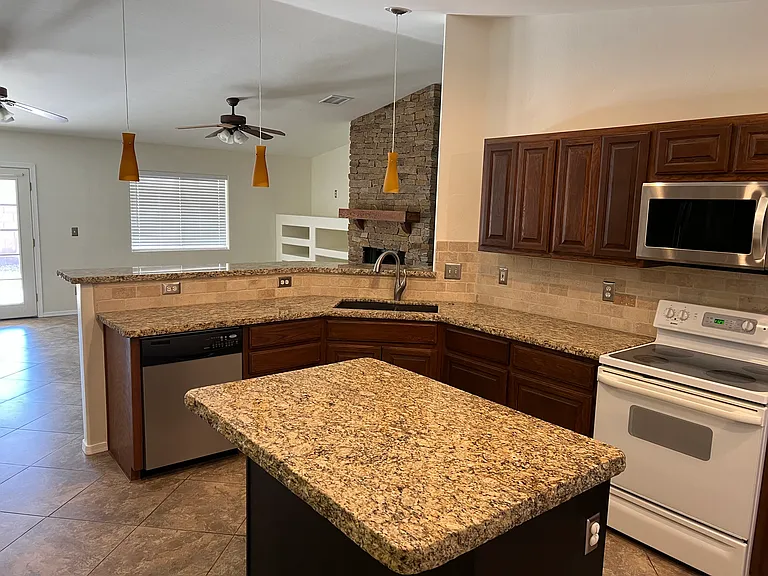 2843 W Ribera Pl — Photo 3