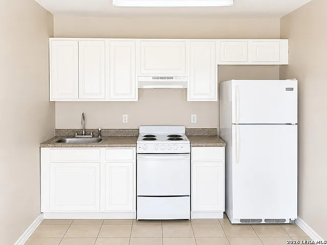 1 bed, 1.0 bath, 700 sqft, $700 — Photo 2