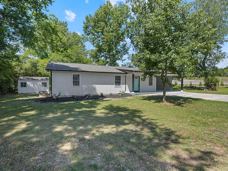1st image of 2318 Caroline Dr