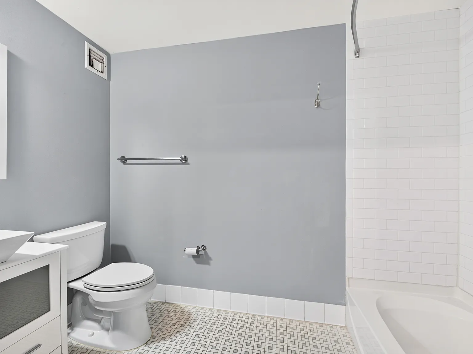 2 bed, 1300 sqft, $4,800 — Photo 4