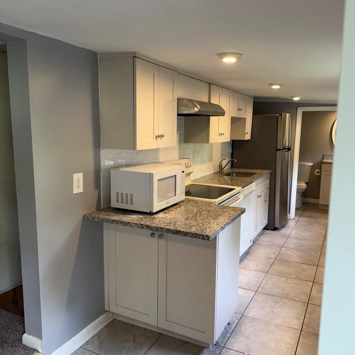 2 bed, 1.0 bath, 650 sqft, $1,350 — Photo 3