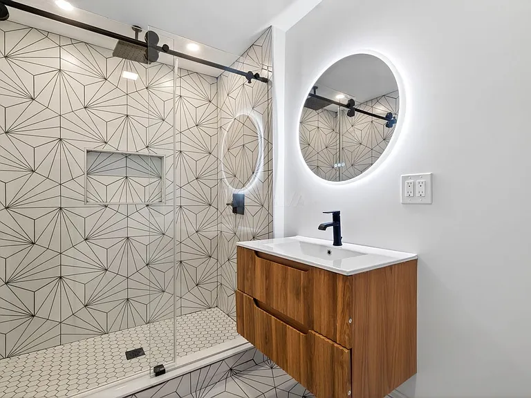 112 Woodstock St #2 — Photo 2