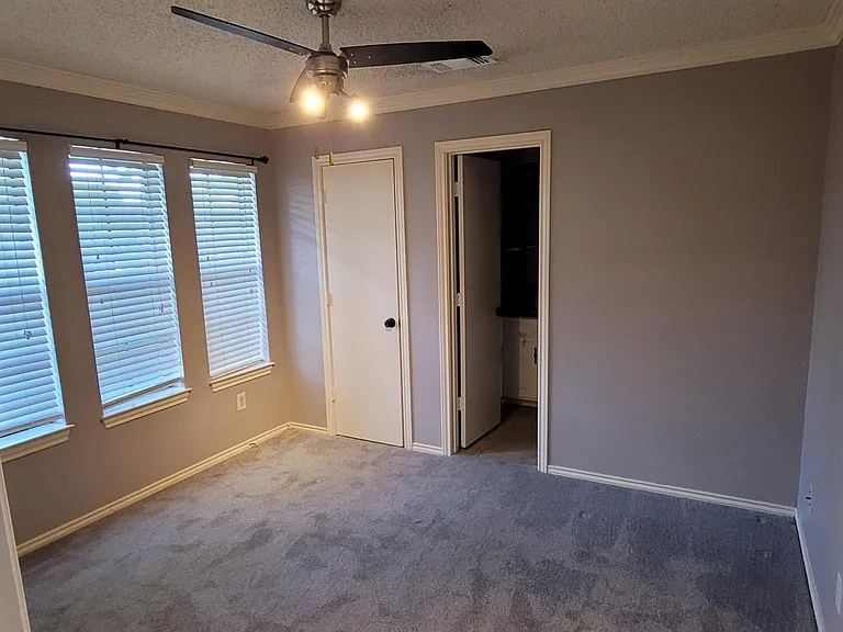 2413 Country Club Pkwy — Photo 6