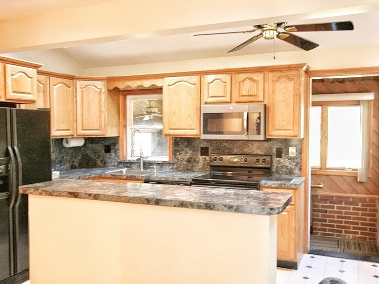 311 Ridge St — Photo 3