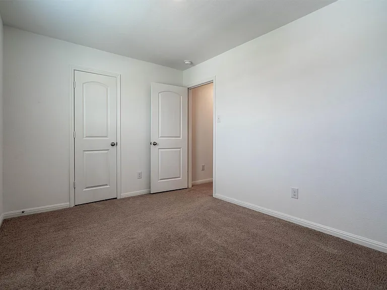 128 Maywood Ln — Photo 15