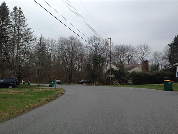 5th image of 16 Danvers Ln