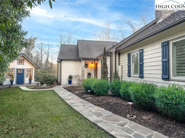 129 Valley View Road, Blowing Rock, NC 28605