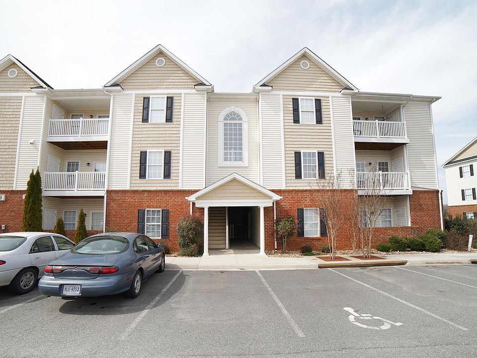 1st image of 103 Capital St Unit 01