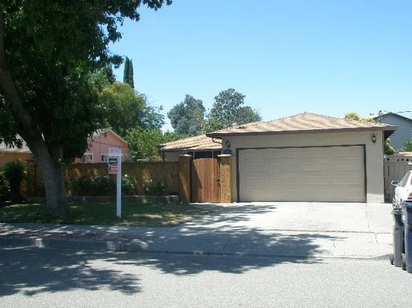 257 Albatross Ave, Livermore, CA 94551