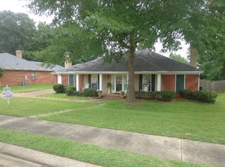 126 Azalea Trails Dr, Brandon, MS 39047