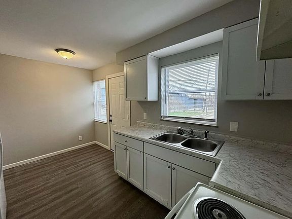 4th image of 1603 Republic Ave