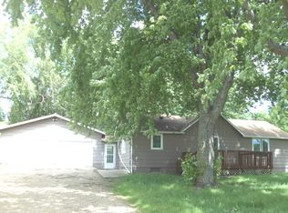 2316 River Rd, Windom, MN 56101