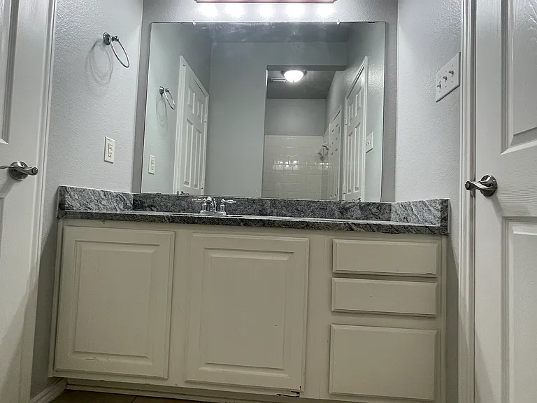 813 Lake Forest Trl — Photo 20