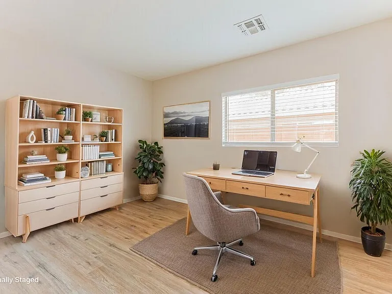 2281 E Peach Tree Dr — Photo 14