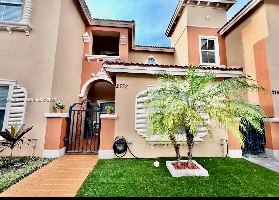 Martinique No 2 Condo — Photo 1