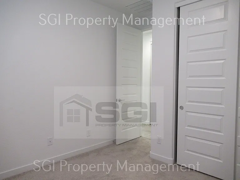 8911 W Bethany Heights Dr — Photo 7
