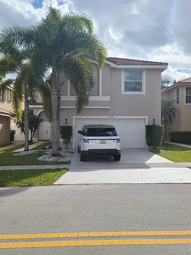 17778 SW 20th St Photo 1