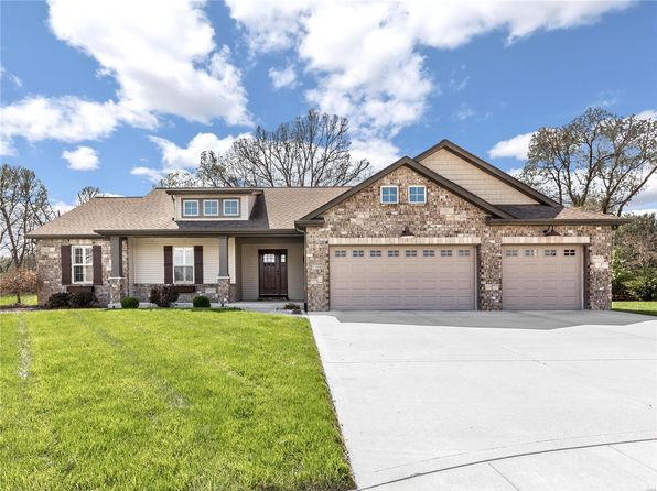 1500 Sagaponak Ln, Troy, IL 62294