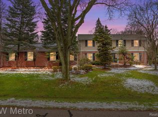 3837 Top View Ct, Bloomfield Hills, MI 48304