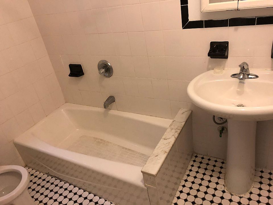 2nd image of 648 E 233rd St APT 3a