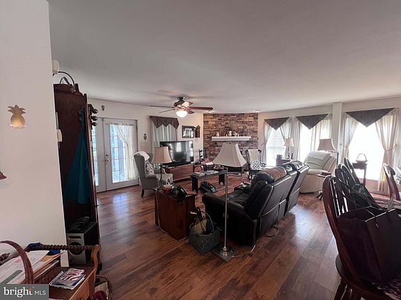 4th image of 8 Madeleine Dr