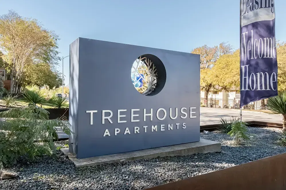 Treehouse Apartments — Photo 1