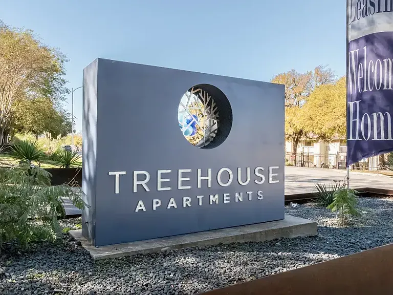 Treehouse Apartments — Photo 1
