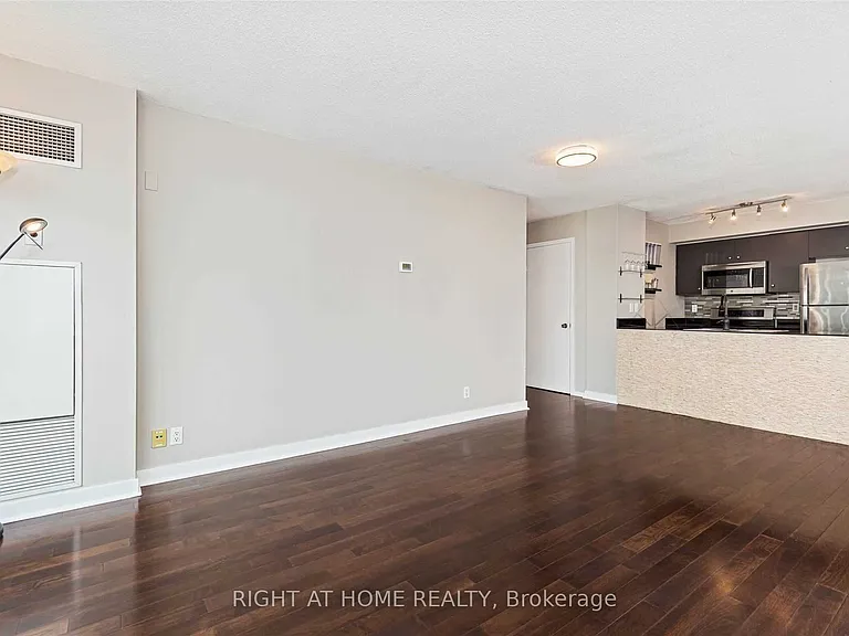 381 Front St W #2911 — Photo 5