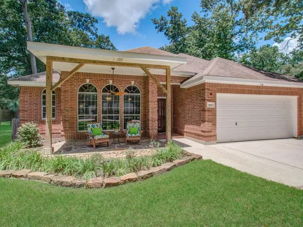 1015 Garrett Drive, Magnolia, TX 77354
