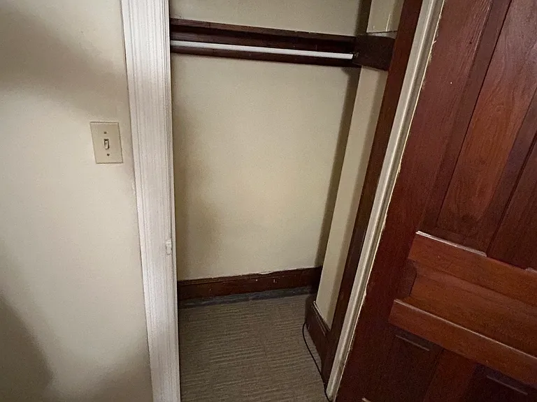1223 W Norwegian St #3 — Photo 6