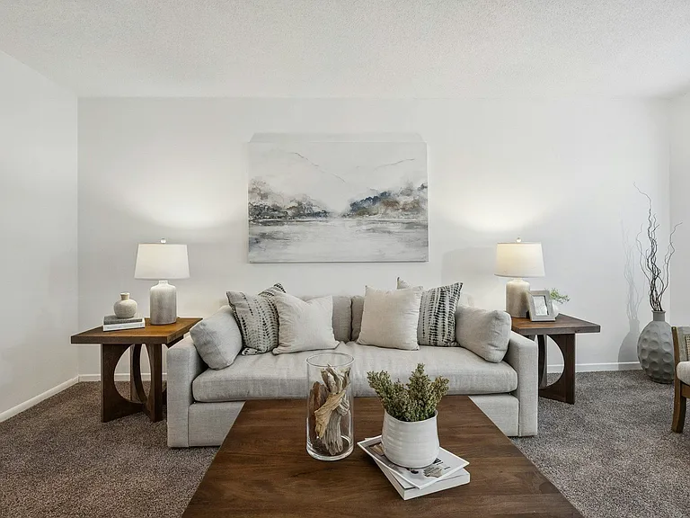 Wayzata Lake Apartments — Photo 11