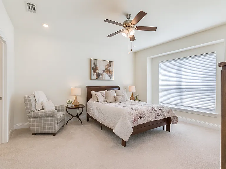 337 Gleneagles Dr — Photo 9