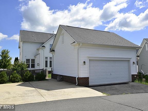 Exterior (Rear) - 2 car detached garage