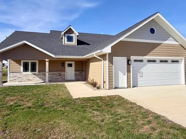 1204 Kelvin Rd, Storm Lake, IA 50588