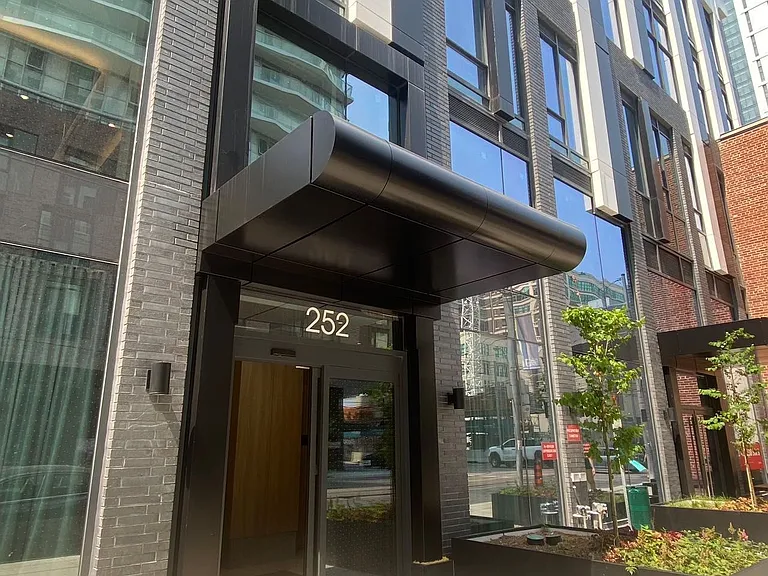 252 Church St #4101 — Photo 2