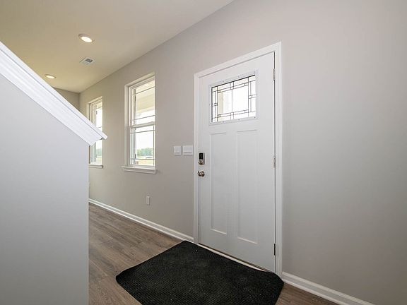 5th image of 1470 Honeysuckle Dr