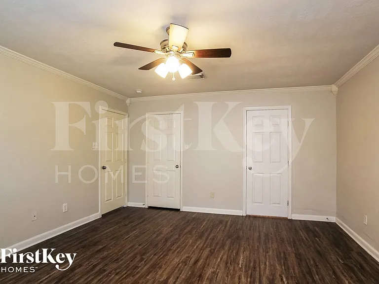 23015 Banquo Dr — Photo 8