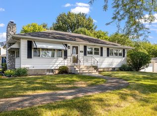 914 E Division St, Lockport, IL 60441