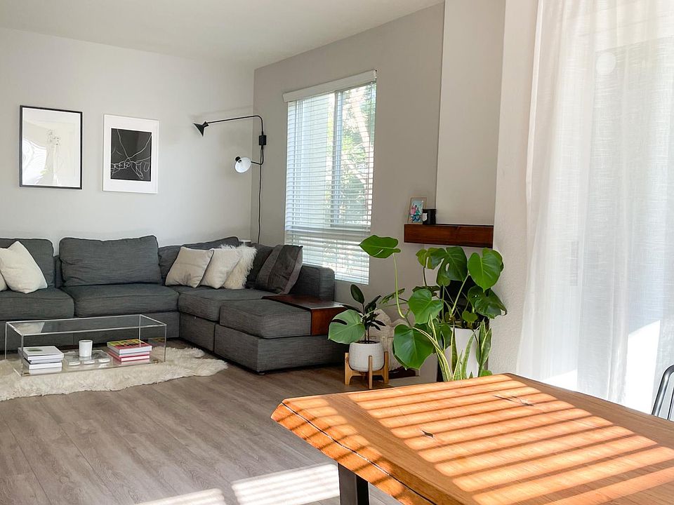 Dining/Living - Many options for configurations