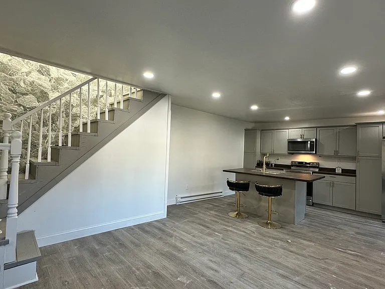 70 W Ridge St — Photo 5