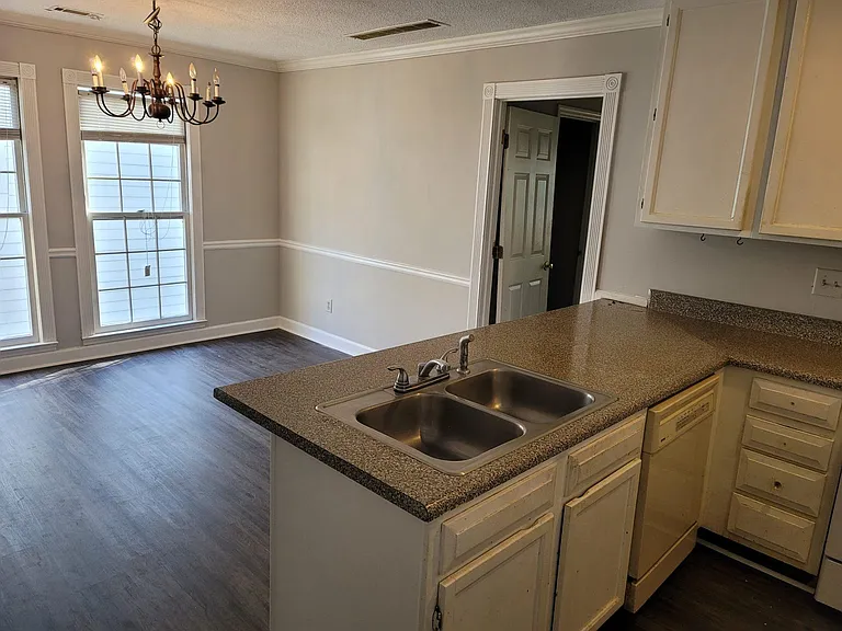 1116 Magnolia Way SE — Photo 5