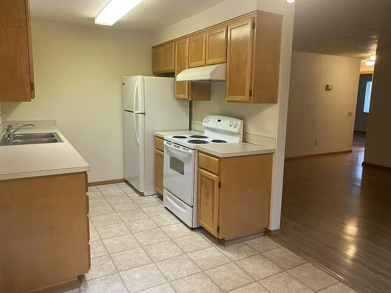 3 bed, 1336 sqft, $1,900 — Photo 4