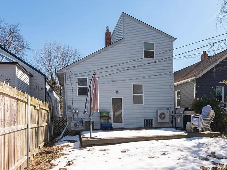 118 S Laurel St — Photo 27