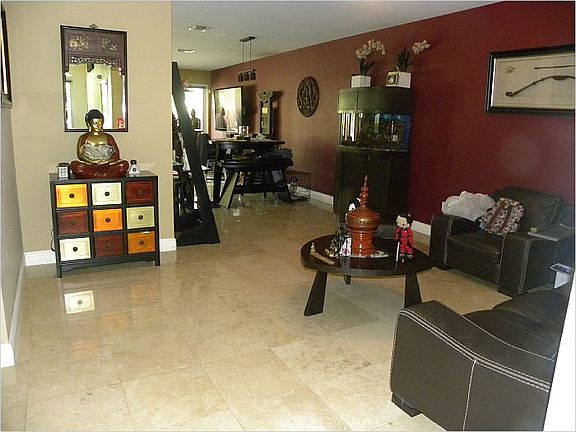 5th image of 3125 Hibiscus St