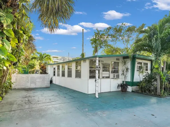 2078 NE 135th Ln, North Miami Beach, FL 33181